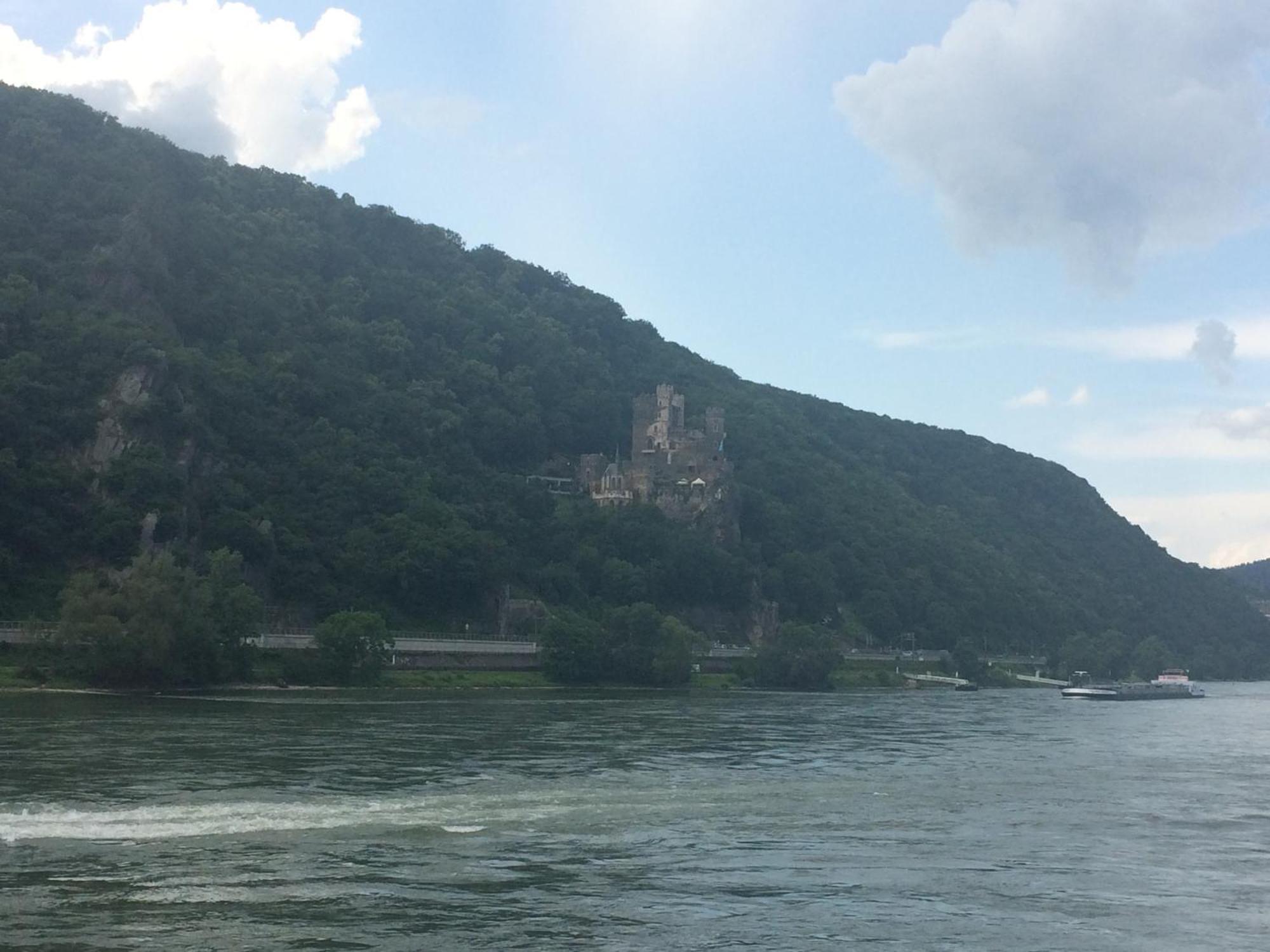 Haus Am Weinberg Apartment ฮูเดสไฮม์ แอม ไฮน์ ภายนอก รูปภาพ